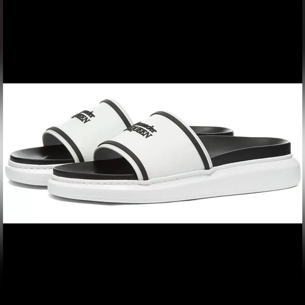 Alexander McQueen Logo Embossed Slides Sandals White/Black